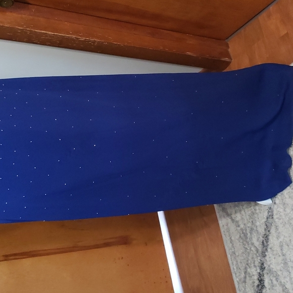 Chelsea Nites Formal Dress - Picture 5 of 9